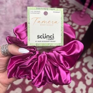Scunci Tamera Mowry Housley Jumbo Satin Scrunchie Fuchsia Pink for Textured Hair